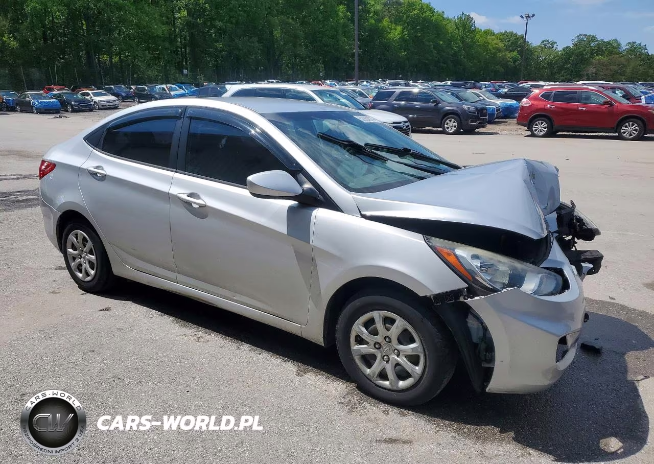 2013 Hyundai Accent Gls VIN:KMHCT4AE7DU584672 - 4
