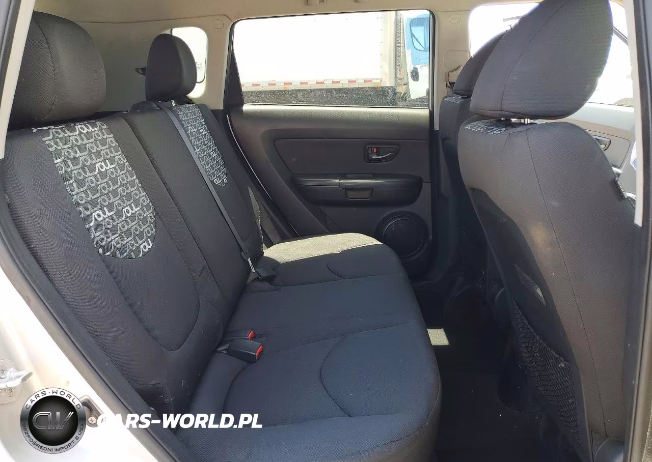 2011 Kia Soul + VIN:KNDJT2A20B7715622 - 10