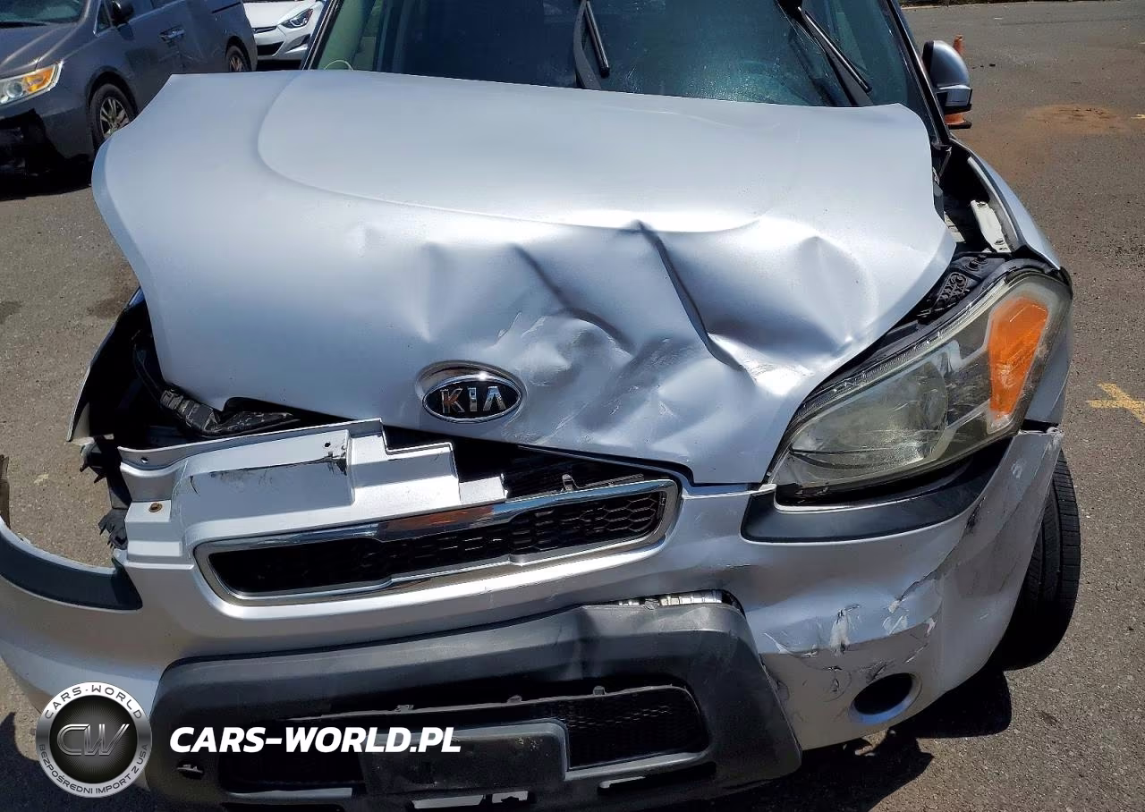 2011 Kia Soul + VIN:KNDJT2A20B7715622 - 11