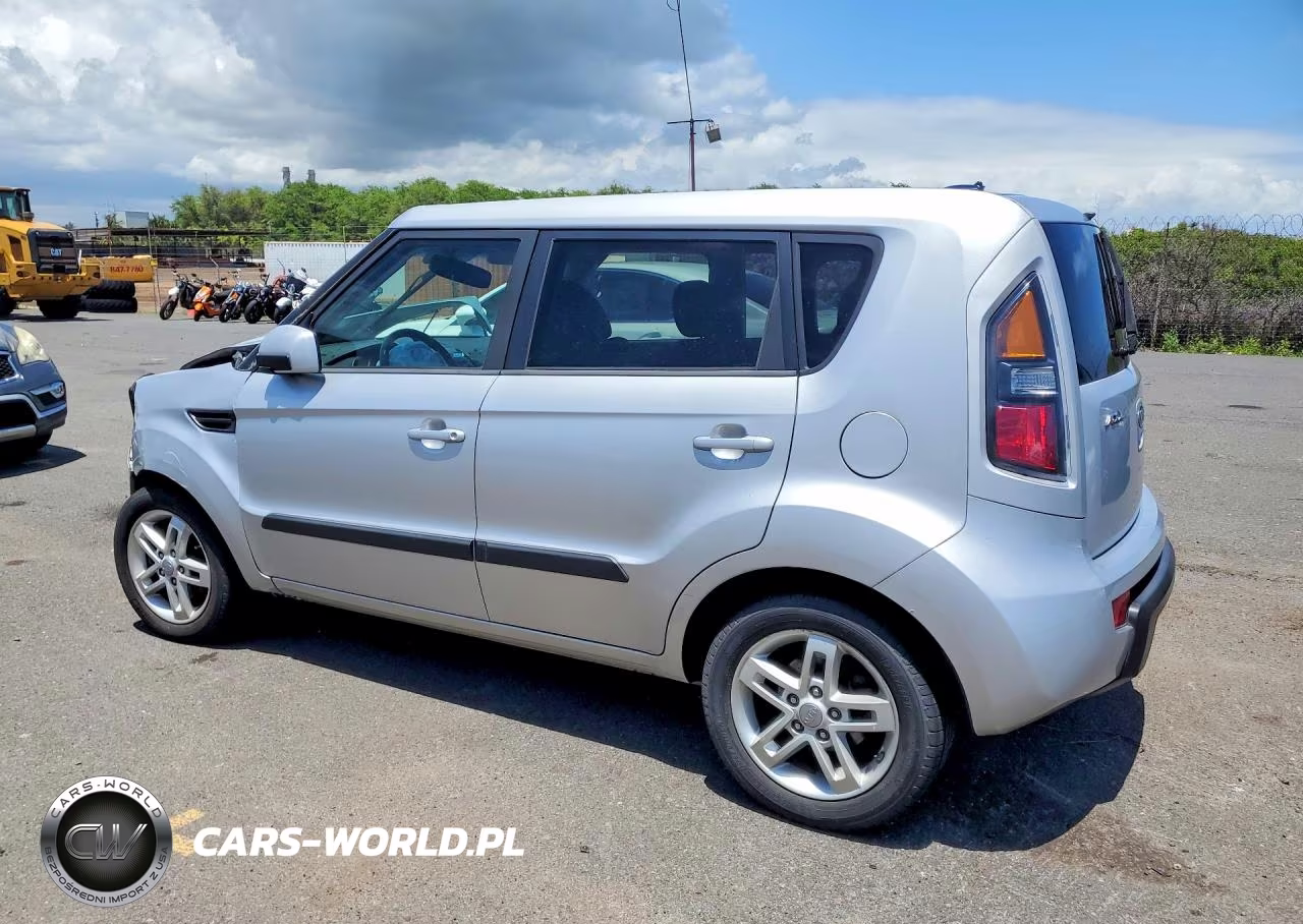 2011 Kia Soul + VIN:KNDJT2A20B7715622 - 2
