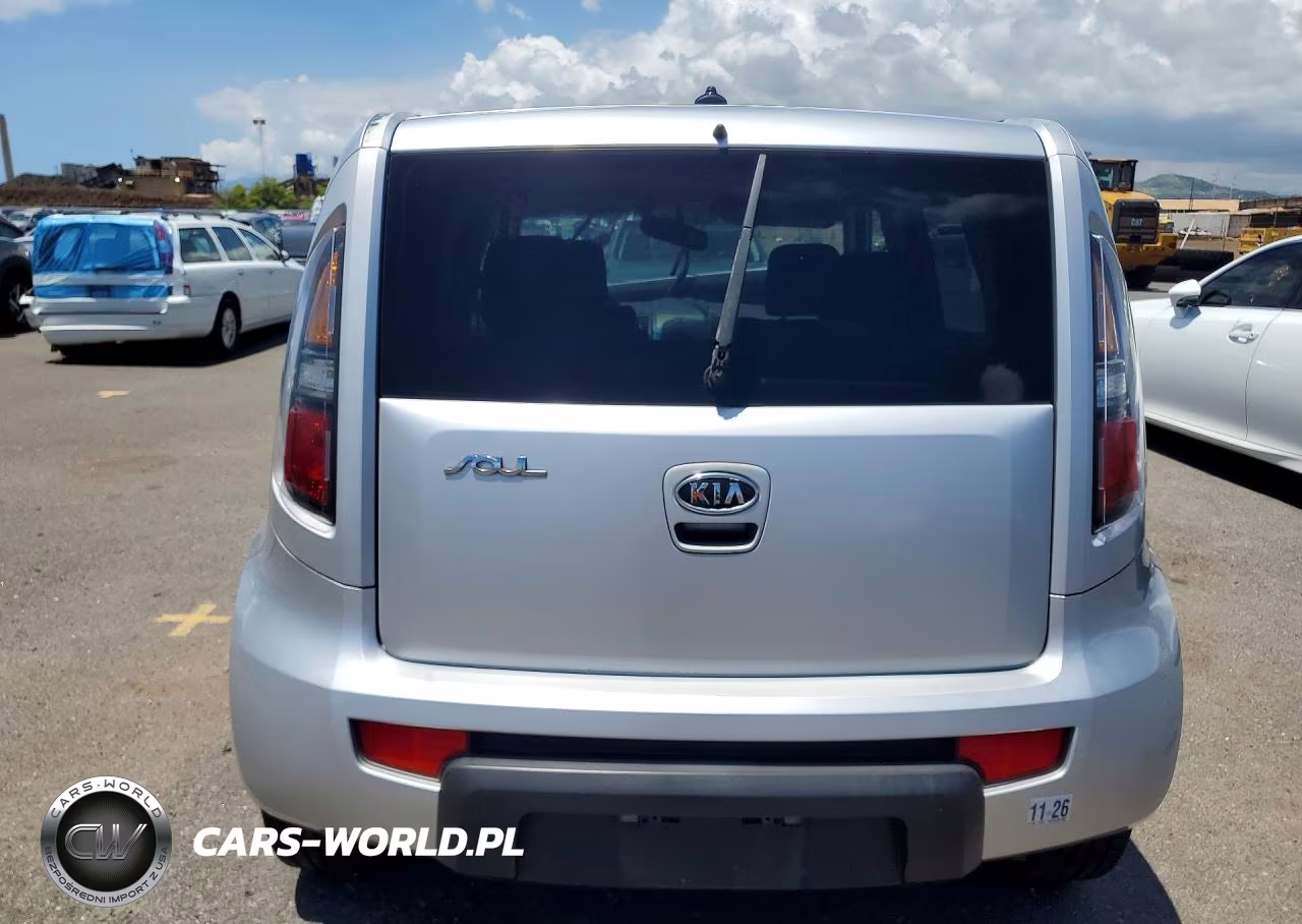 2011 Kia Soul + VIN:KNDJT2A20B7715622 - 6