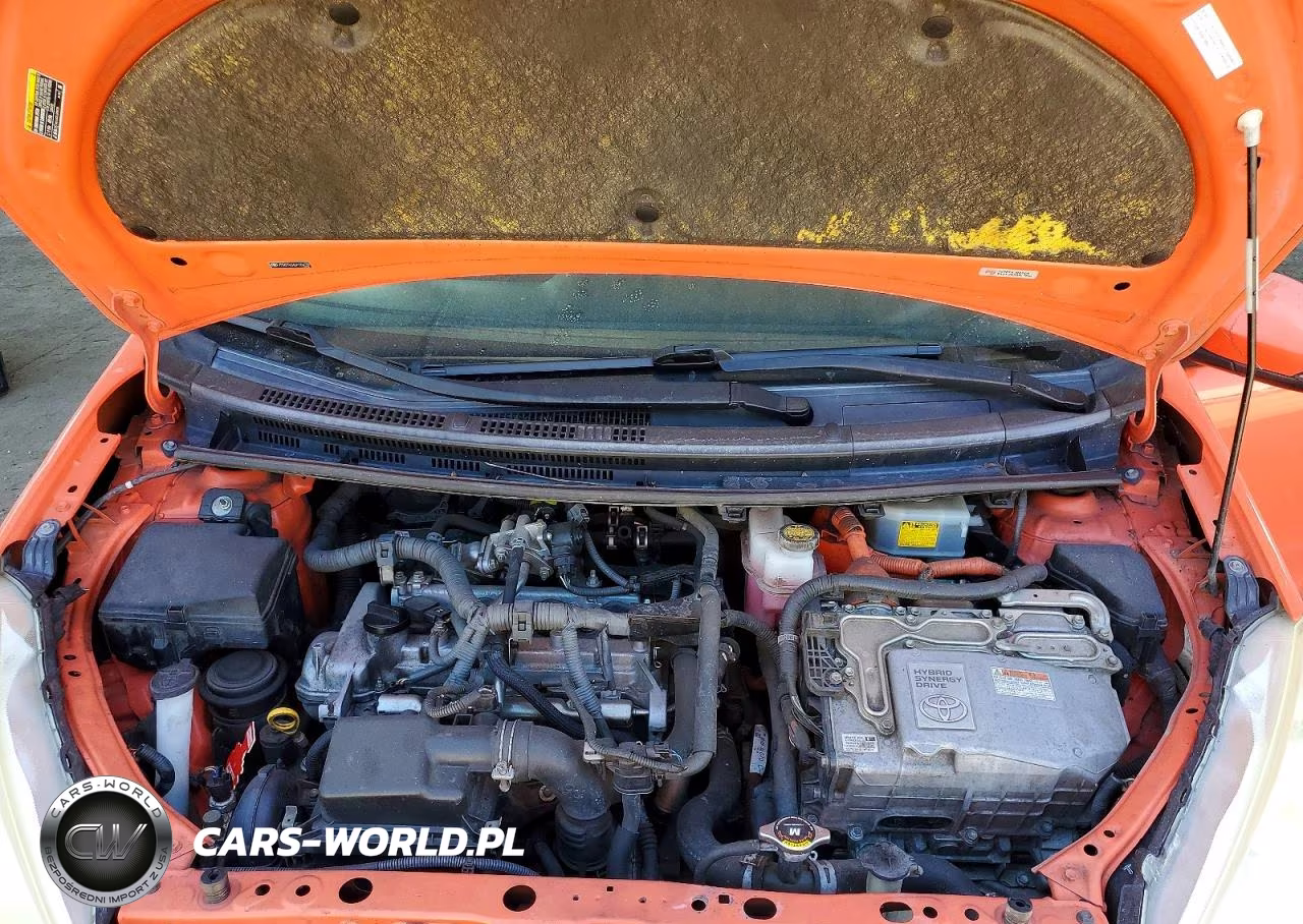 2013 Toyota Prius C Two VIN:JTDKDTB36D1034739 - 11