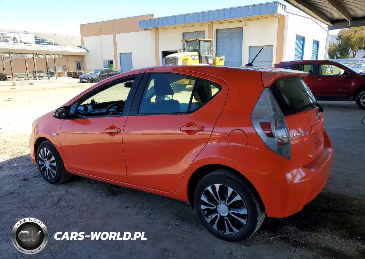 2013 Toyota Prius C Two VIN:JTDKDTB36D1034739 - 2