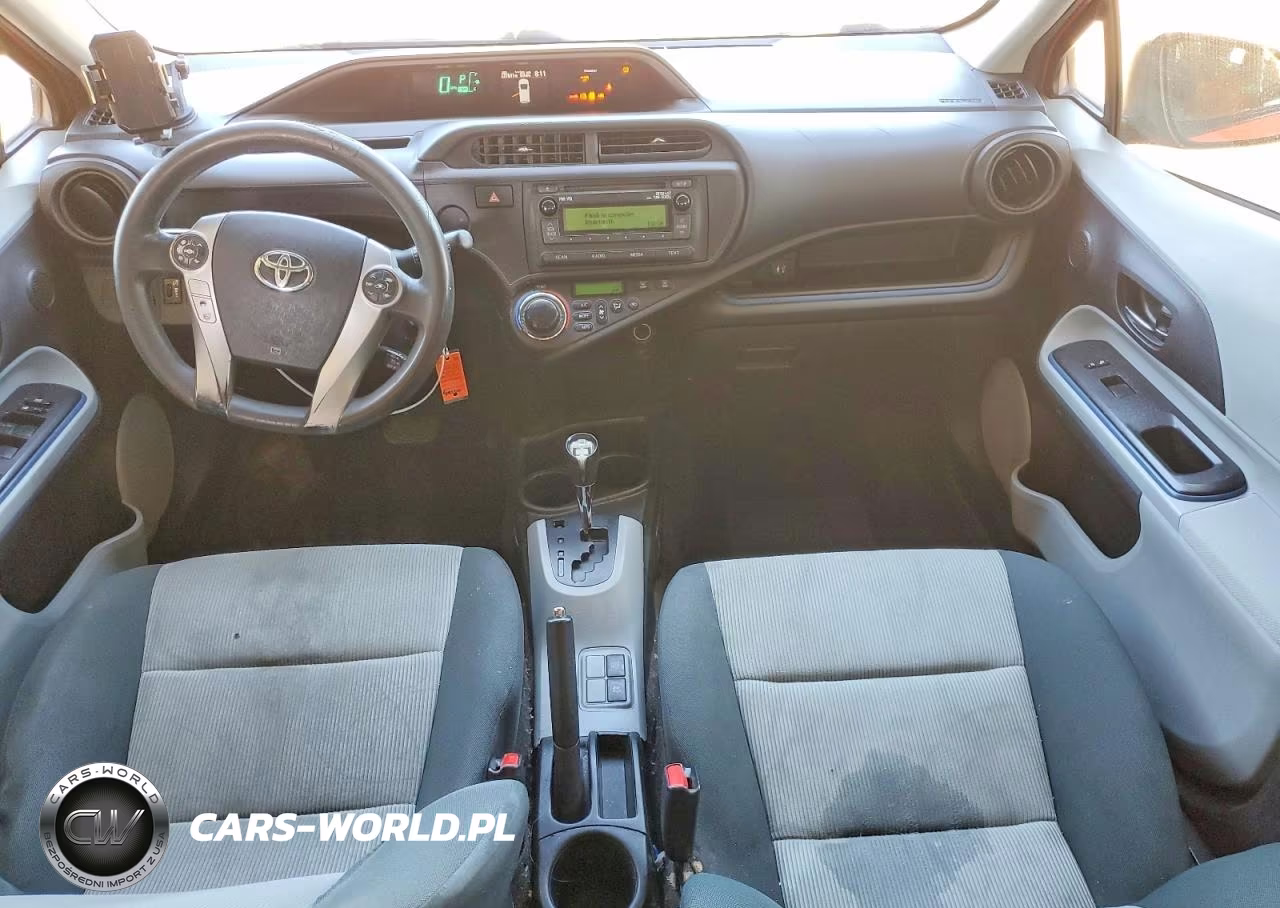 2013 Toyota Prius C Two VIN:JTDKDTB36D1034739 - 8