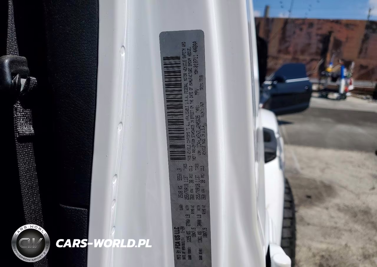2020 Jeep Wrangler Unlimited Sahara VIN:1C4HJXEN7LW245635 - 12