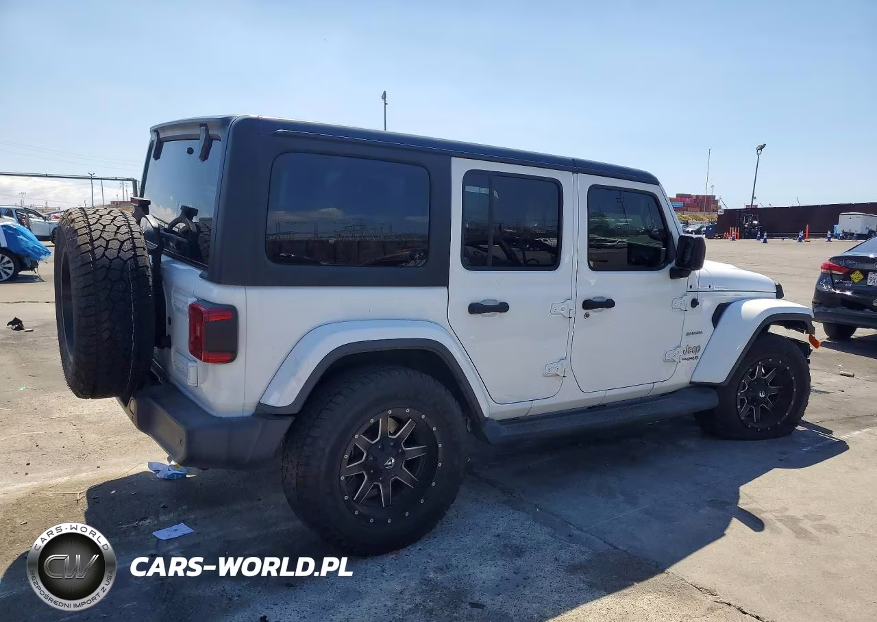 2020 Jeep Wrangler Unlimited Sahara VIN:1C4HJXEN7LW245635 - 3