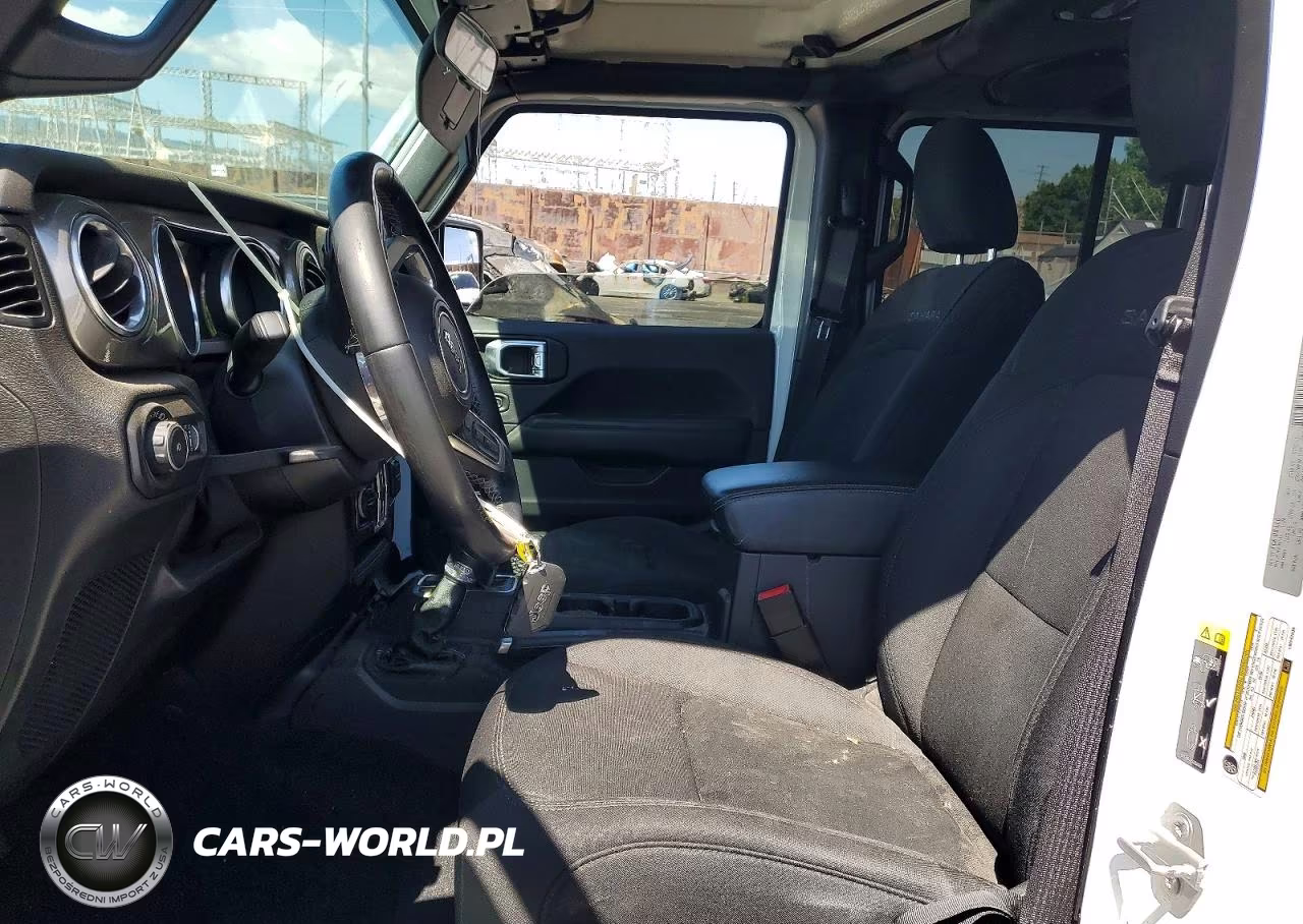 2020 Jeep Wrangler Unlimited Sahara VIN:1C4HJXEN7LW245635 - 7