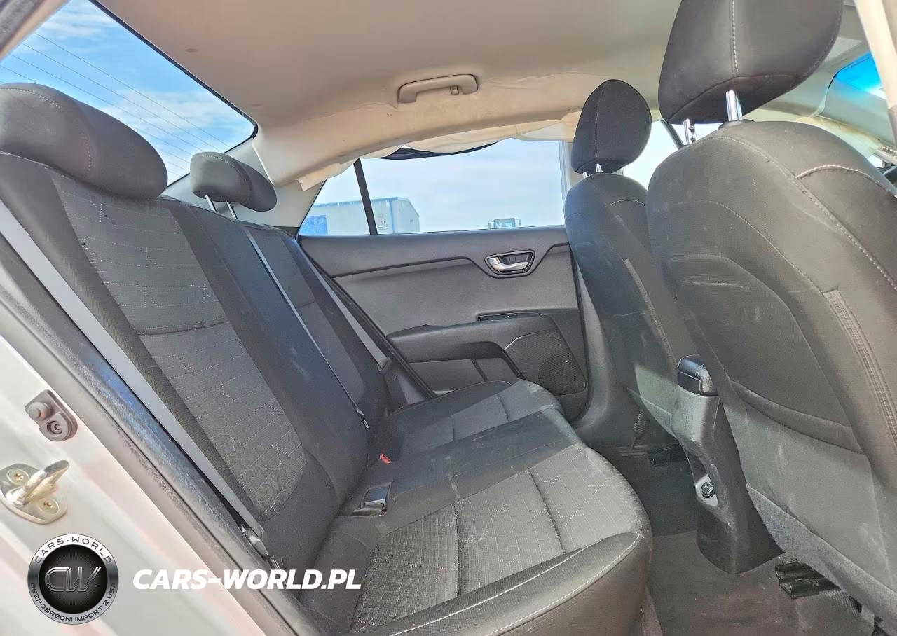 2018 Kia Rio S VIN:3KPA24AB8JE085992 - 10