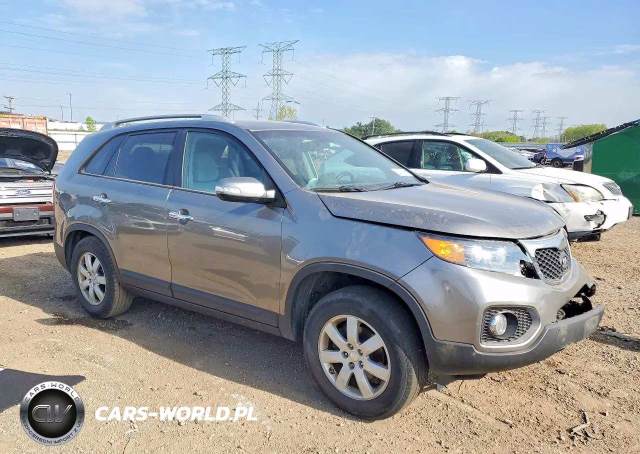 2013 Kia Sorento Lx VIN:5XYKT3A68DG346740 - 4
