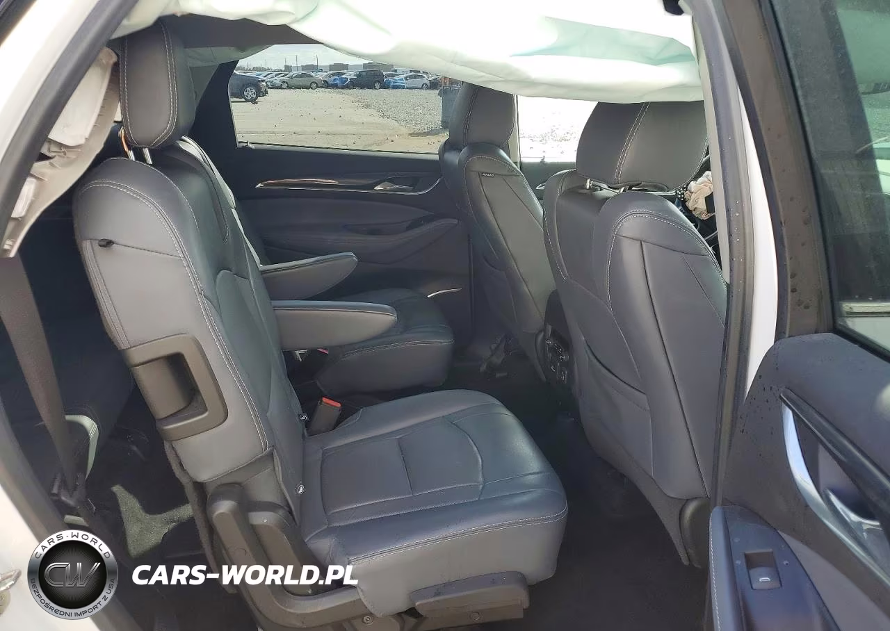 2018 Buick Enclave Essence VIN:5GAERBKW2JJ216017 - 11