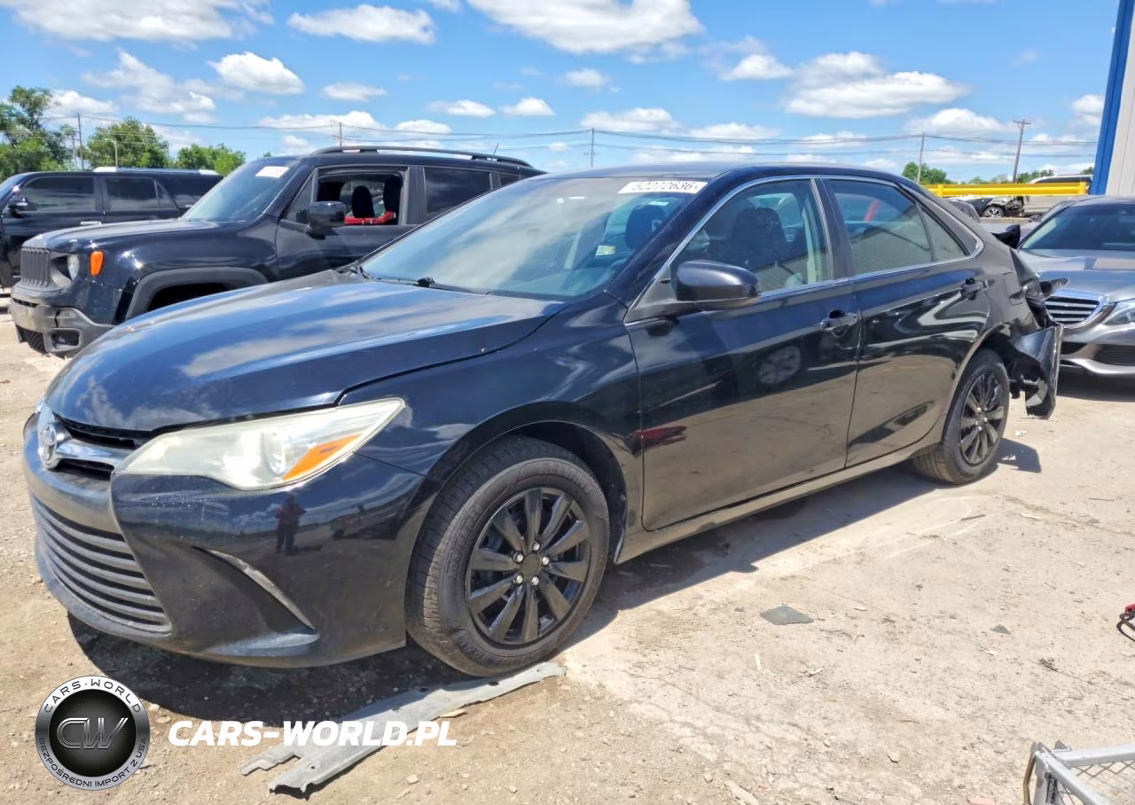 2016 Toyota Camry Le – zdjęcie 1 z 12
