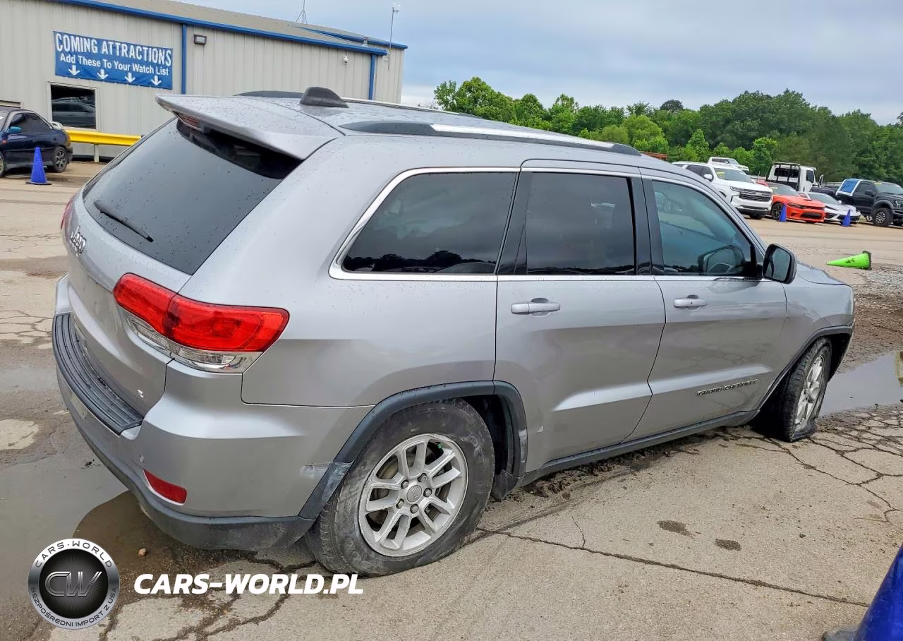 2019 Jeep Grand Cherokee Laredo VIN:1C4RJEAG9KC802805 - 3