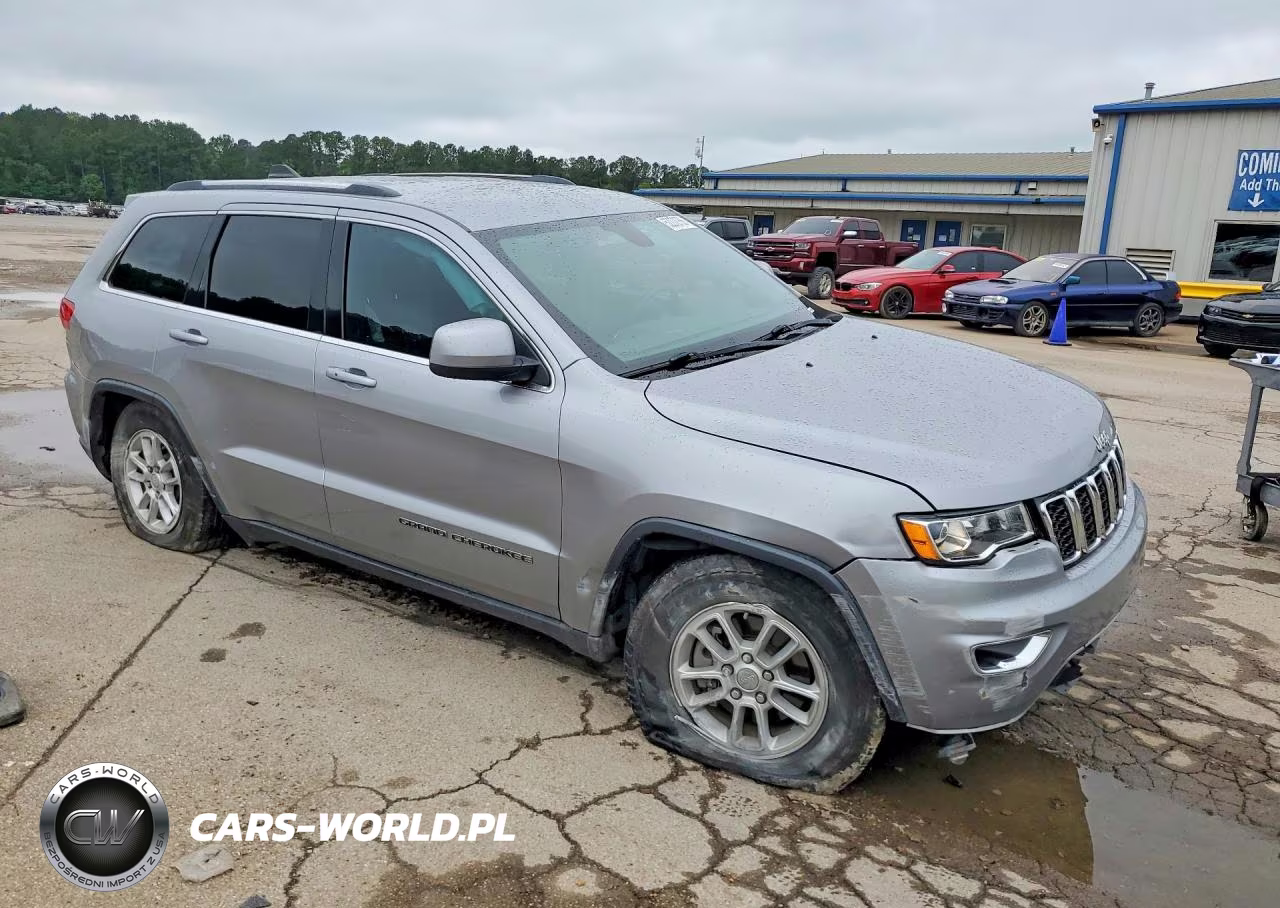 2019 Jeep Grand Cherokee Laredo VIN:1C4RJEAG9KC802805 - 4