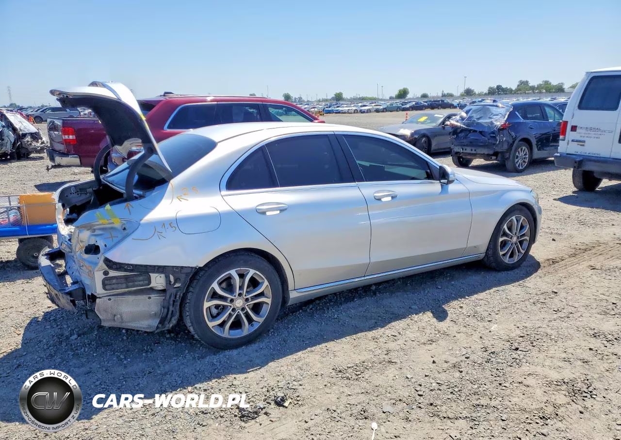 2015 Mercedes-Benz C 300 VIN:55SWF4JB4FU093047 - 3
