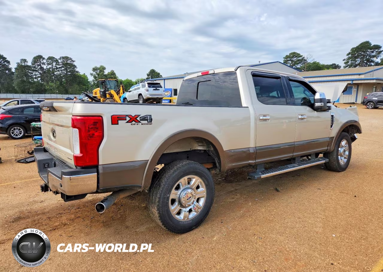 2017 Ford F250 Super Duty VIN:1FT7W2B61HEE20570 - 3