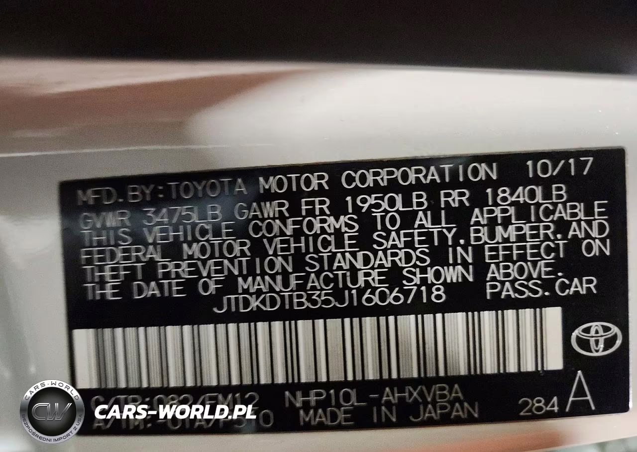 2018 Toyota Prius C Two VIN:JTDKDTB35J1606718 - 14