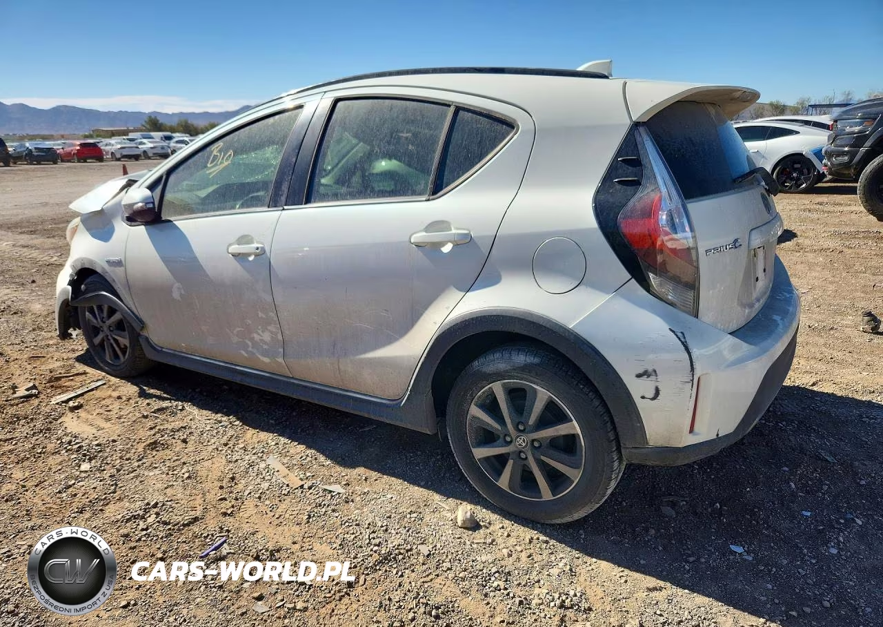 2018 Toyota Prius C Two VIN:JTDKDTB35J1606718 - 2