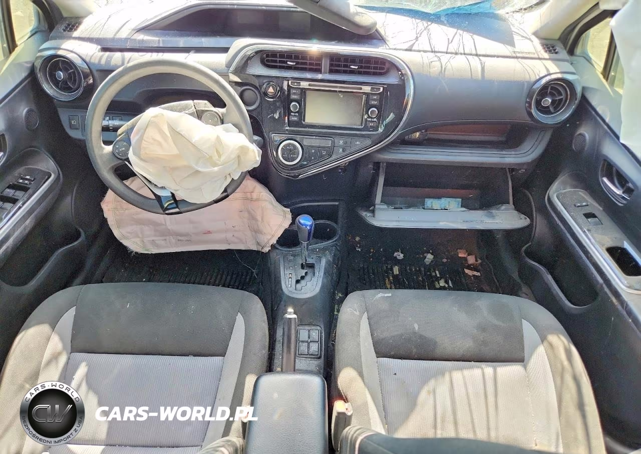2018 Toyota Prius C Two VIN:JTDKDTB35J1606718 - 8