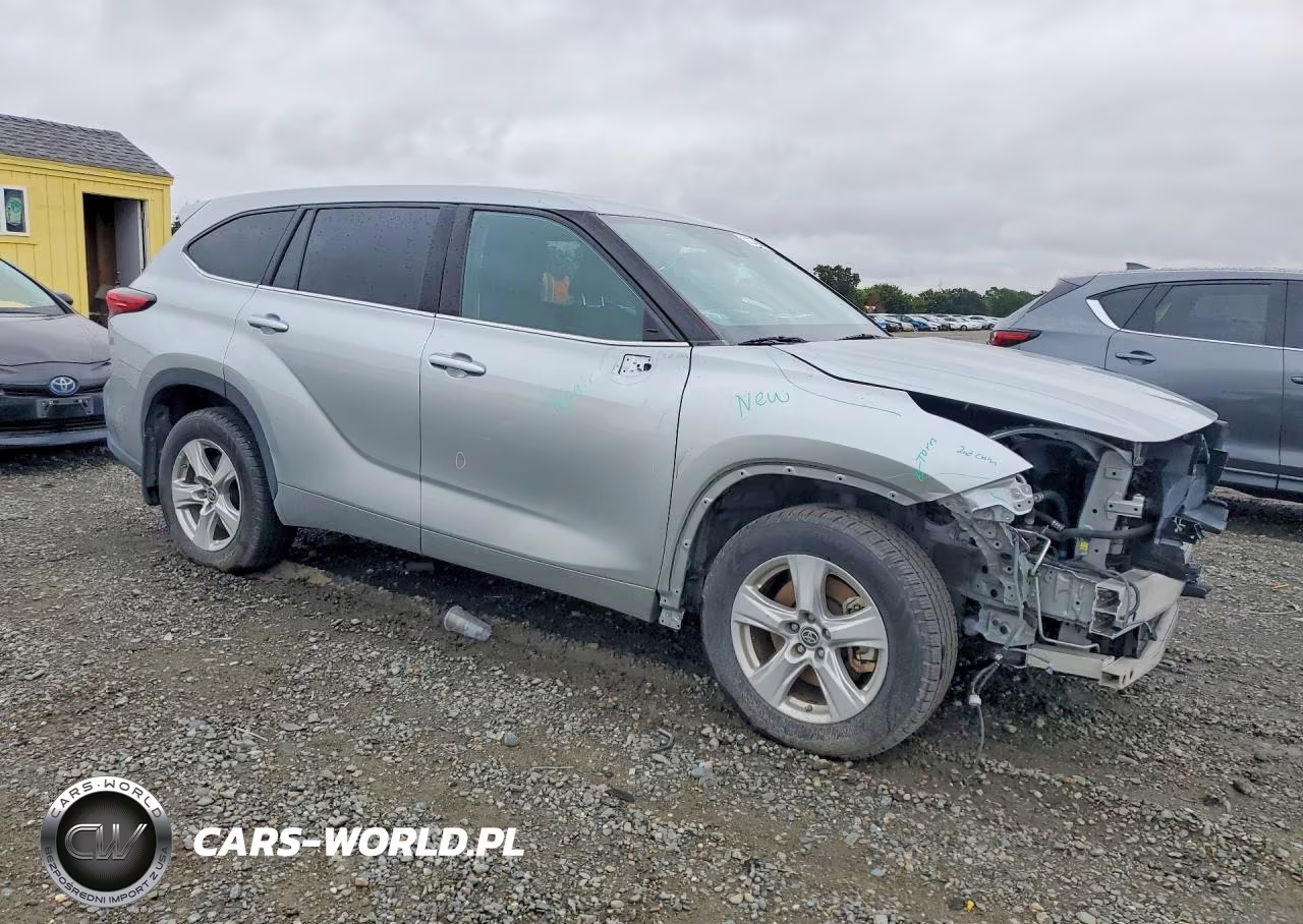 2022 Toyota Highlander Hybrid Le VIN:5TDBBRCH3NS554498 - 4