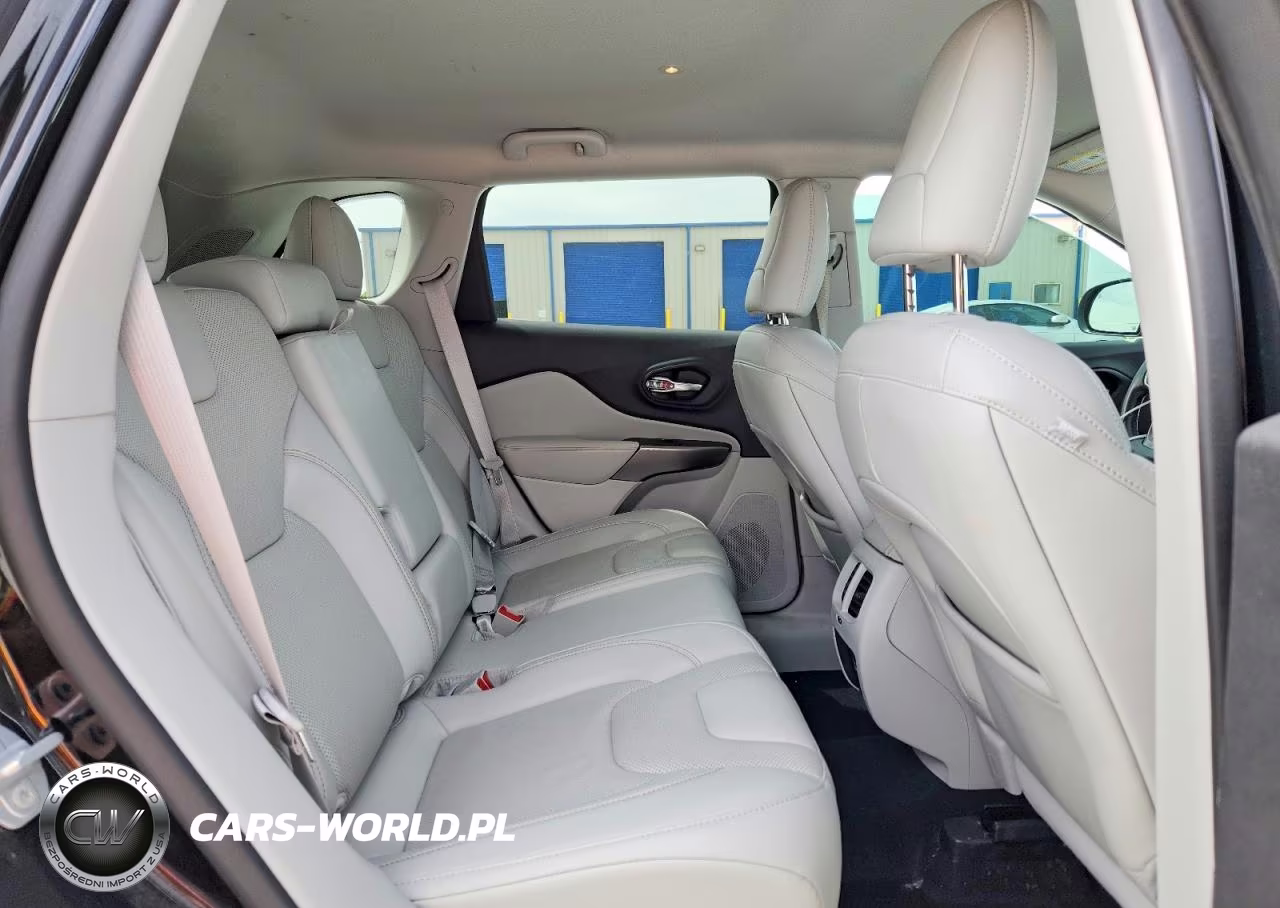 2021 Jeep Cherokee Latitude Lux VIN:1C4PJLMX3MD106736 - 11