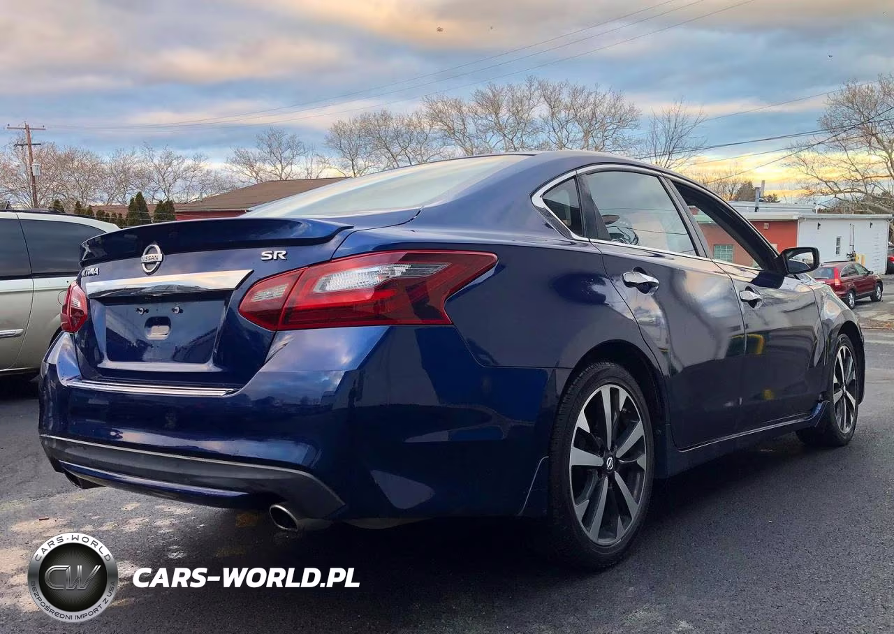 2018 Nissan Altima 2.5 VIN:1N4AL3AP1JC123580 - 4