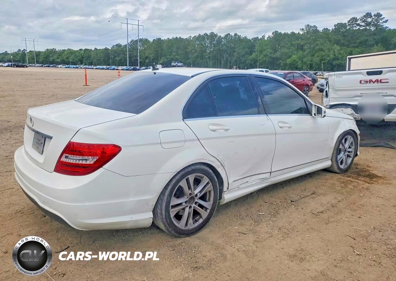 2014 Mercedes-Benz C 250 VIN:WDDGF4HB0EG206823 - 3