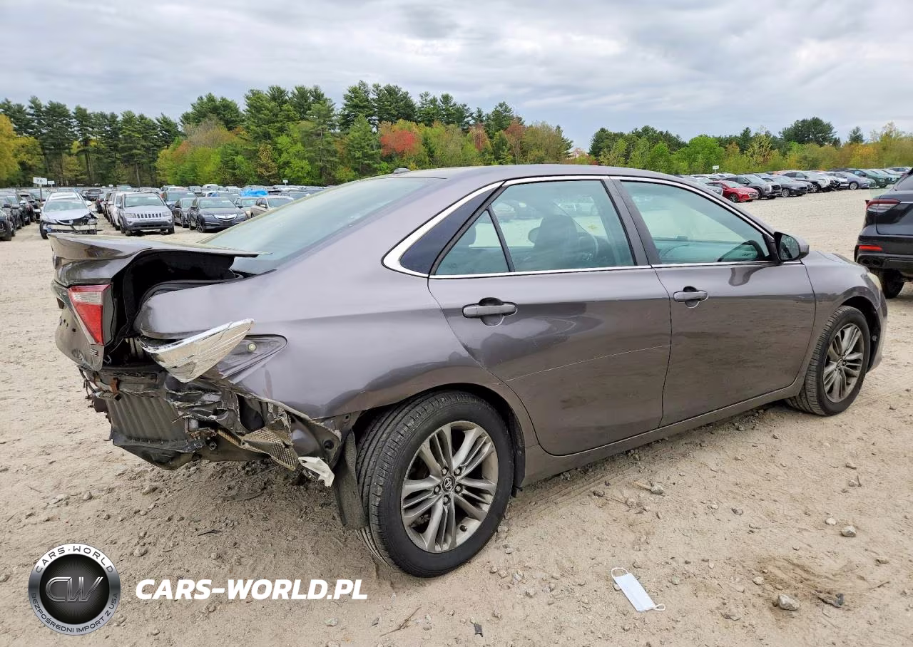 2015 Toyota Camry Se VIN:4T1BF1FK0FU062517 - 3
