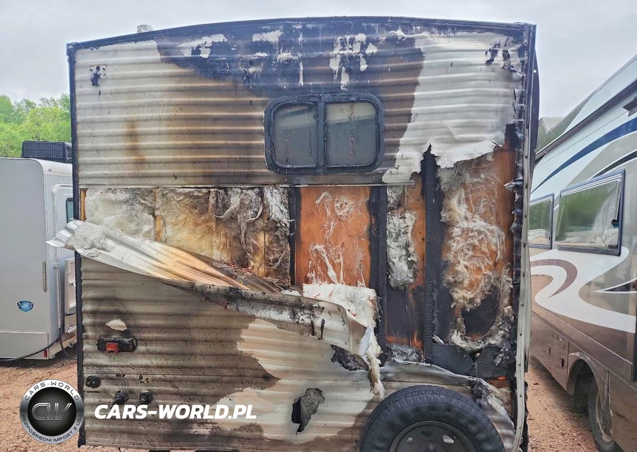 2022 Wildwood Trailer VIN:4X4TWDX28NA275640 - 9