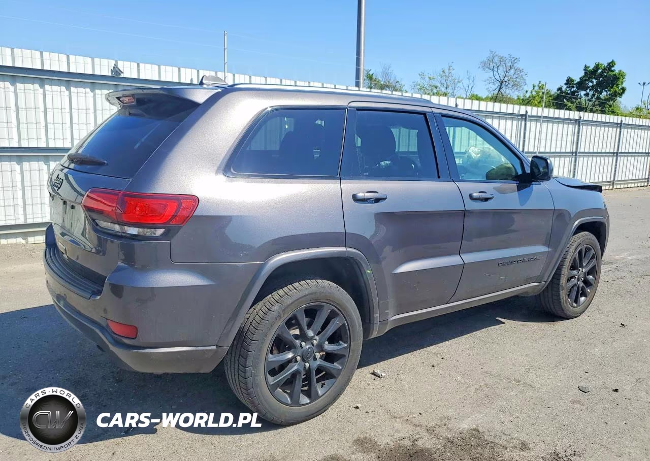 2020 Jeep Grand Cherokee Laredo VIN:1C4RJFAG1LC175184 - 3
