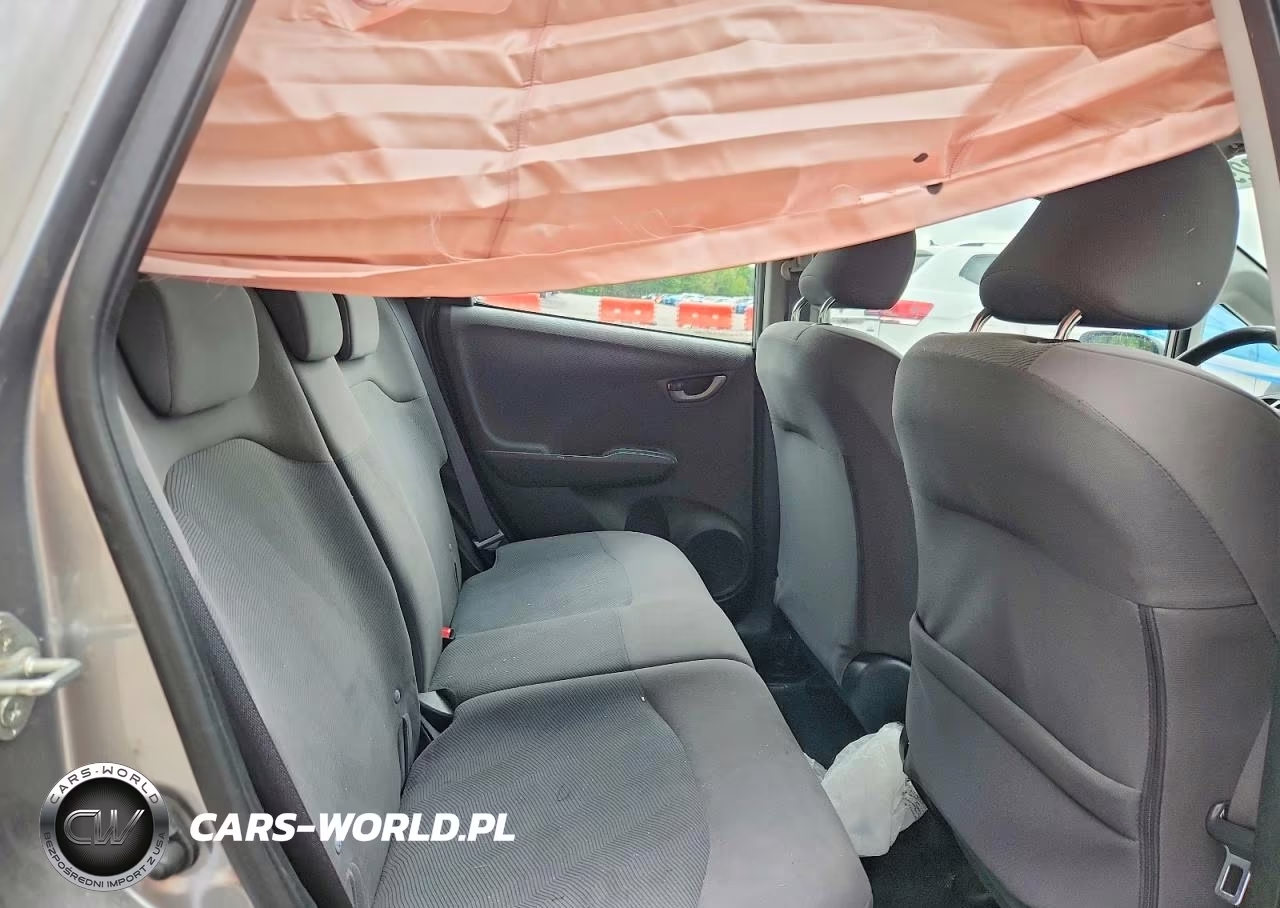 2010 Honda Fit VIN:JHMGE8G2XAS018953 - 10