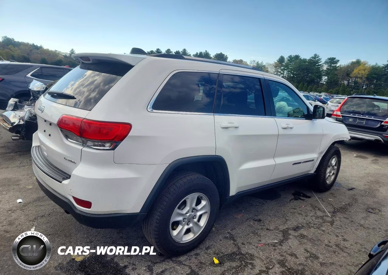 2017 Jeep Grand Cherokee Laredo VIN:1C4RJFAG9HC801989 - 3