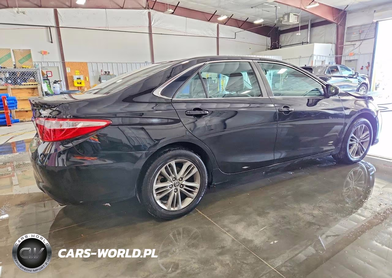 2015 Toyota Camry Se VIN:4T1BF1FKXFU002700 - 3