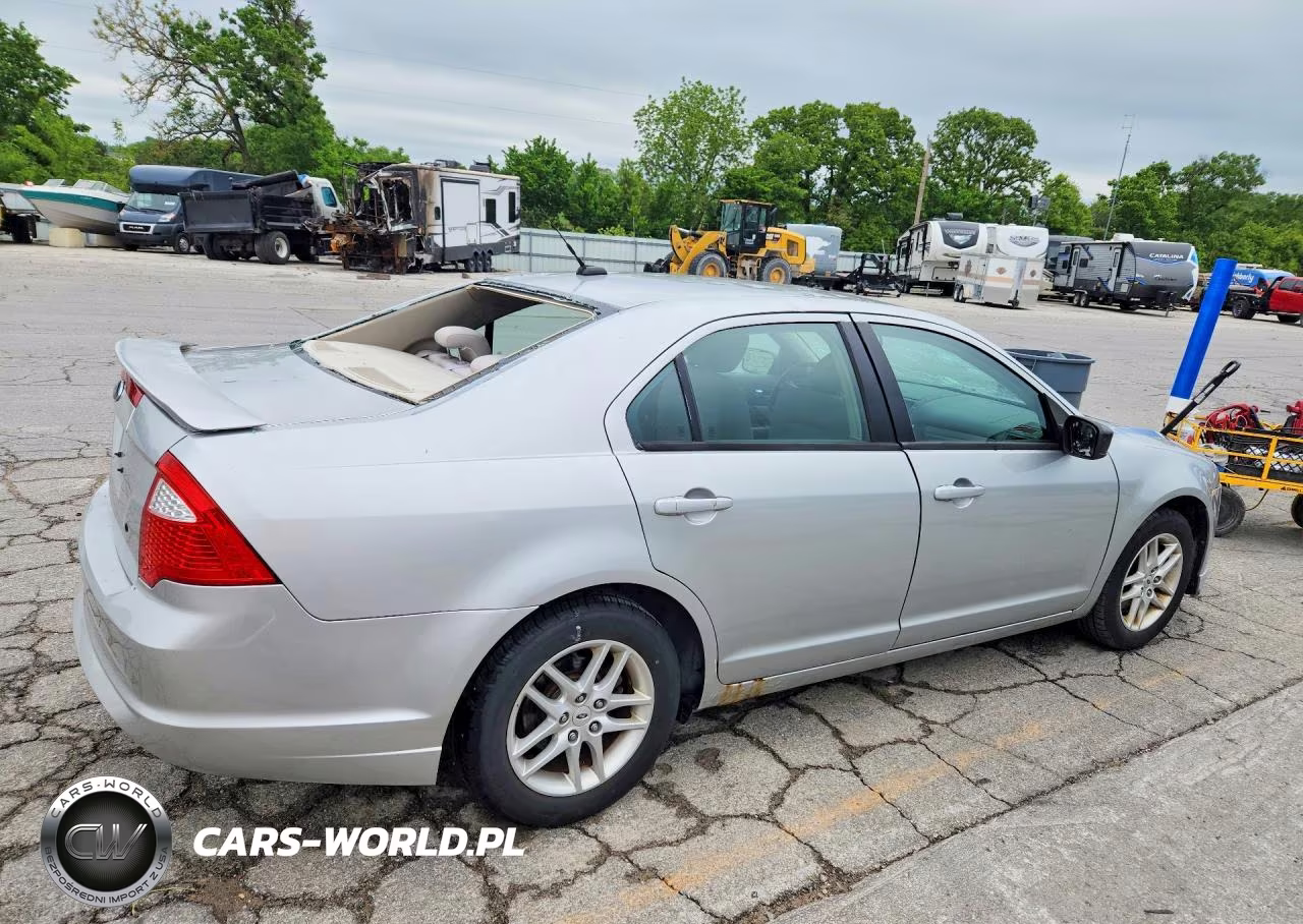 2010 Ford Fusion S VIN:3FAHP0GA8AR292789 - 3