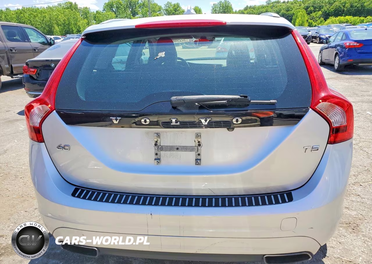 2016 Volvo V60 T5 Premier VIN:YV140MEK6G1310042 - 6