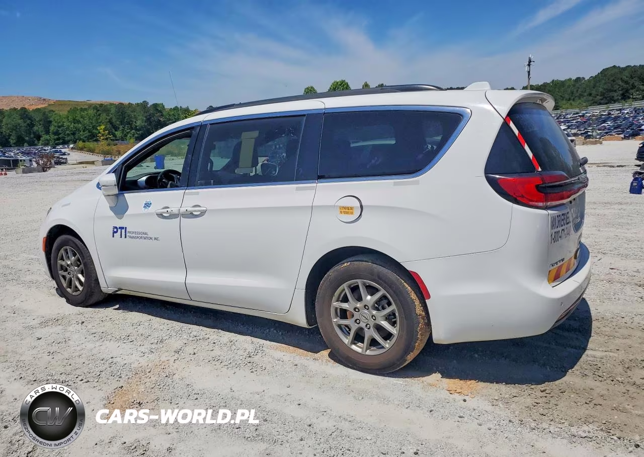 2022 Chrysler Pacifica Touring VIN:2C4RC1FG3NR104827 - 2