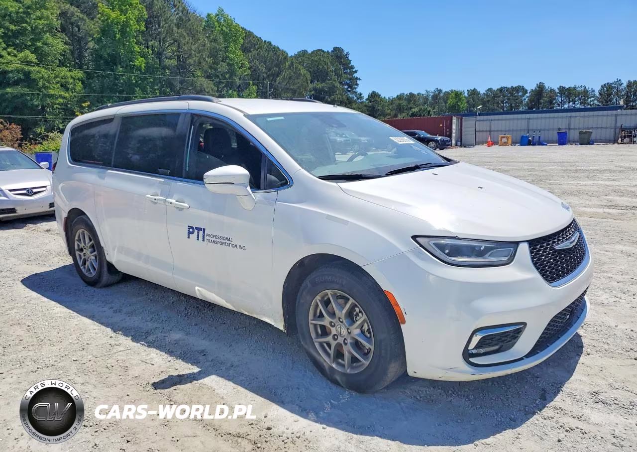 2022 Chrysler Pacifica Touring VIN:2C4RC1FG3NR104827 - 4