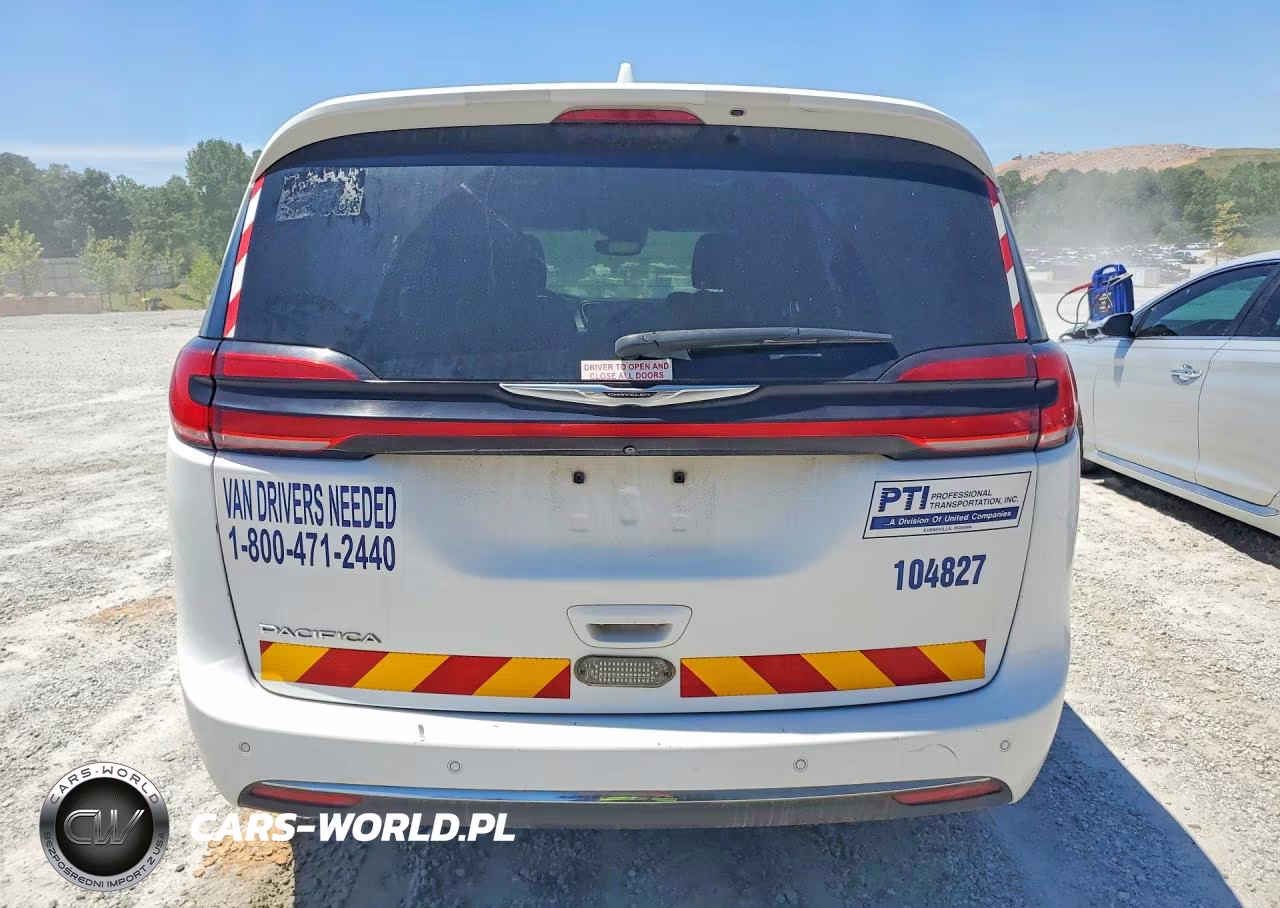 2022 Chrysler Pacifica Touring VIN:2C4RC1FG3NR104827 - 6