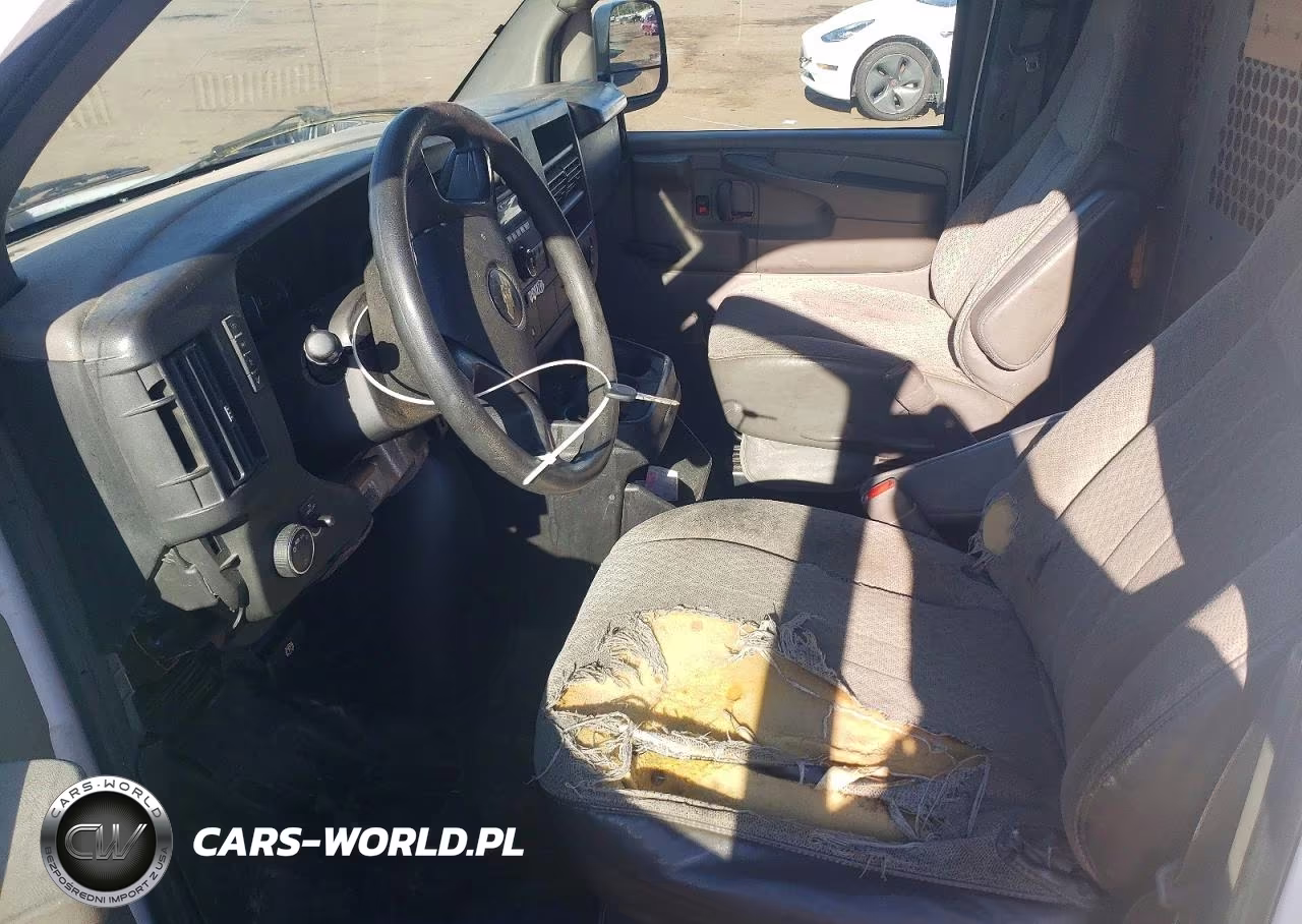 2008 Chevrolet Express G3500 VIN:1GCHG35KX81158314 - 7