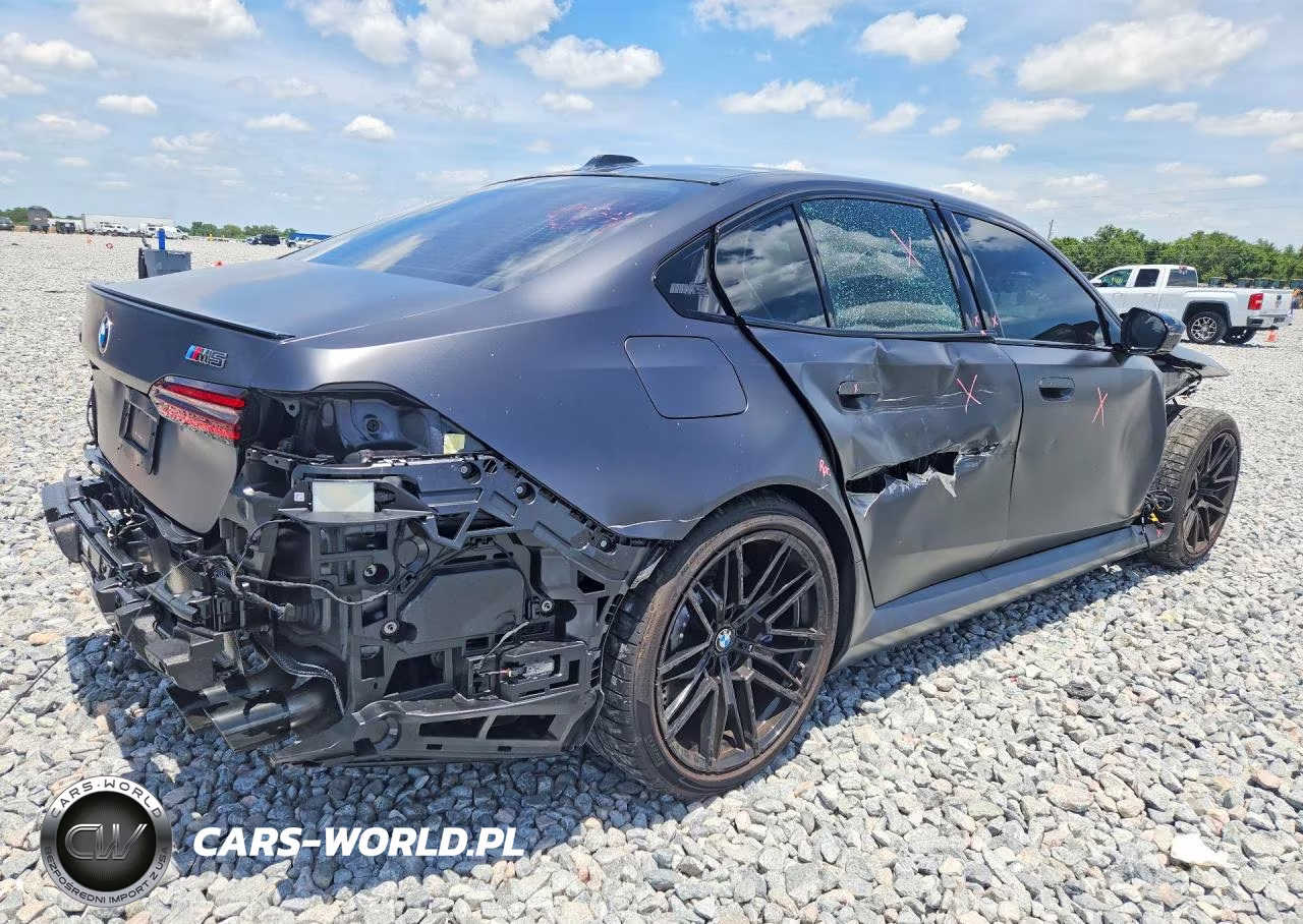 2026 BMW M5 VIN:WBS83FK06TCV66833 - 3