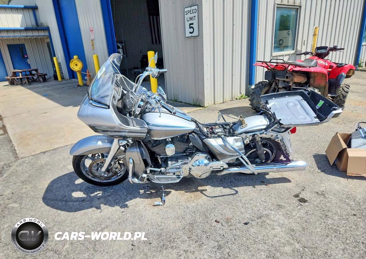 2016 Harley-Davidson Fltruse Cvo Road Glide VIN:1HD1TAN11GB954692 - 3