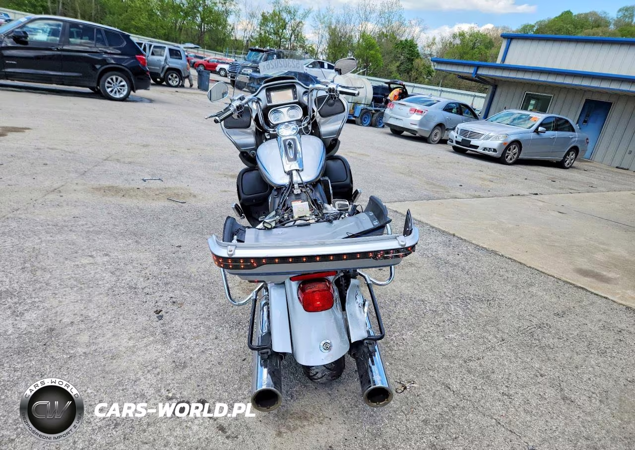 2016 Harley-Davidson Fltruse Cvo Road Glide VIN:1HD1TAN11GB954692 - 4