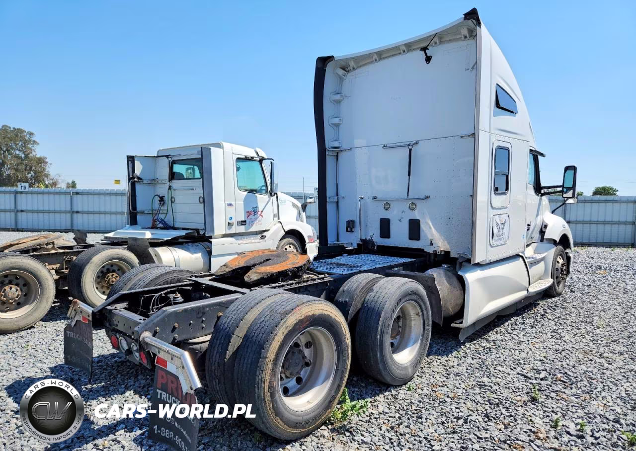 2020 Kenworth Construction T680 VIN:1XKYD49X3LJ399973 - 4