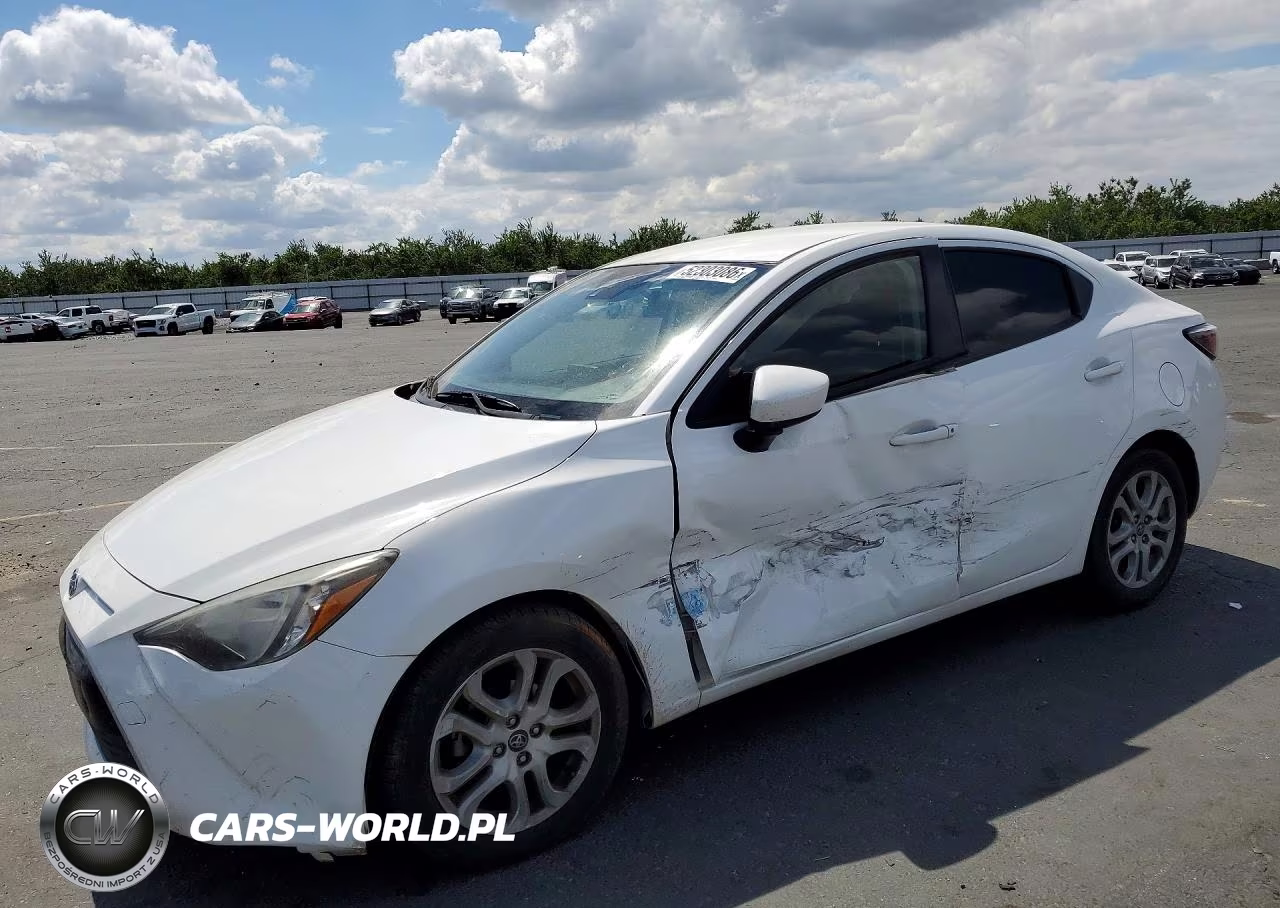 2018 Toyota Yaris Ia Base