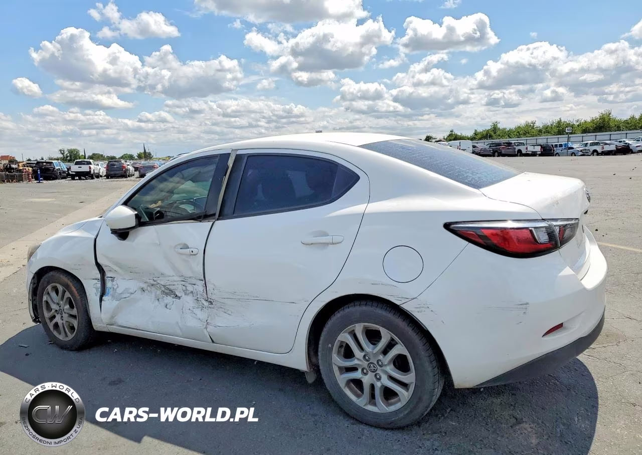 2018 Toyota Yaris Ia Base VIN:3MYDLBYV5JY317141 - 2