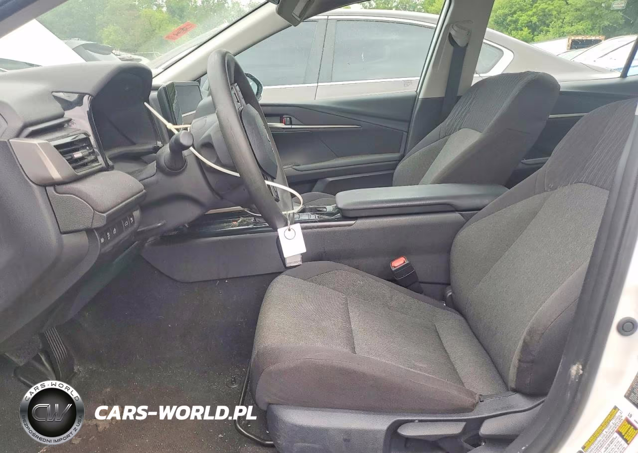 2025 Toyota Camry Le VIN:4T1DAACK0SU520983 - 7