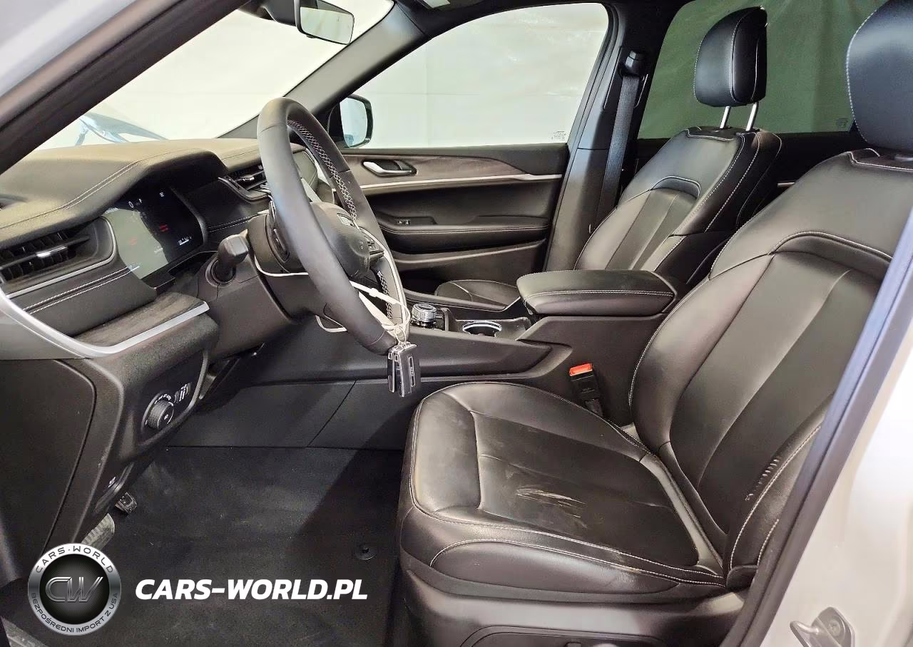 2025 Jeep Grand Cherokee L Limited VIN:1C4RJJBG0S8697291 - 7
