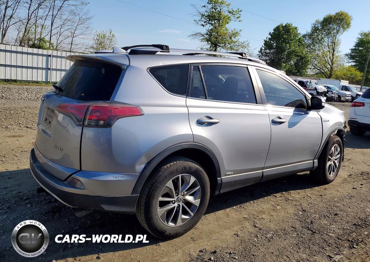 2018 Toyota Rav4 Hybrid Le VIN:JTMRJREV7JD196753 - 3