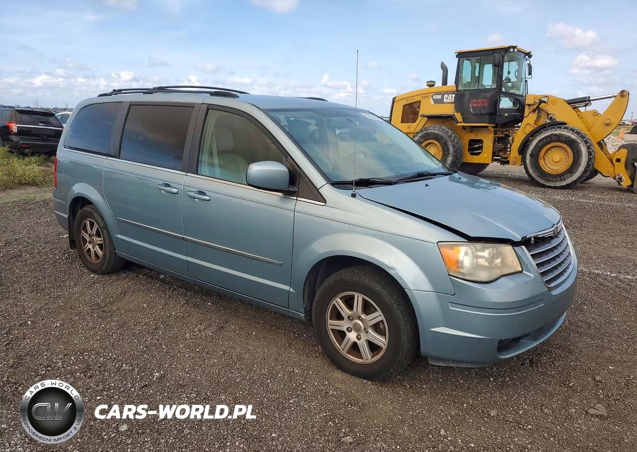 2010 Chrysler Town & Country Touring Plus VIN:2A4RR8DX1AR334171 - 4