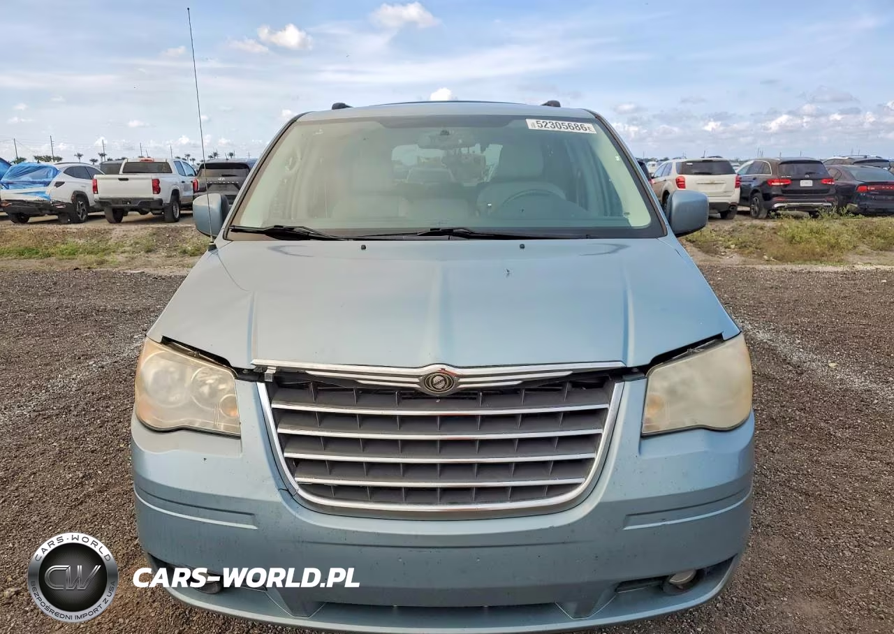 2010 Chrysler Town & Country Touring Plus VIN:2A4RR8DX1AR334171 - 5