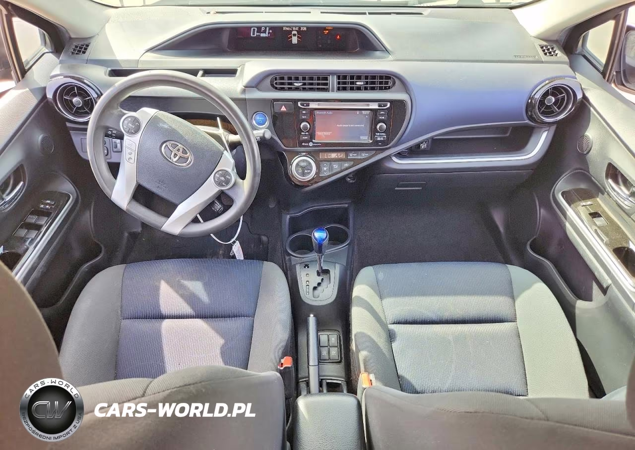 2015 Toyota Prius C Three VIN:JTDKDTB32F1100769 - 8